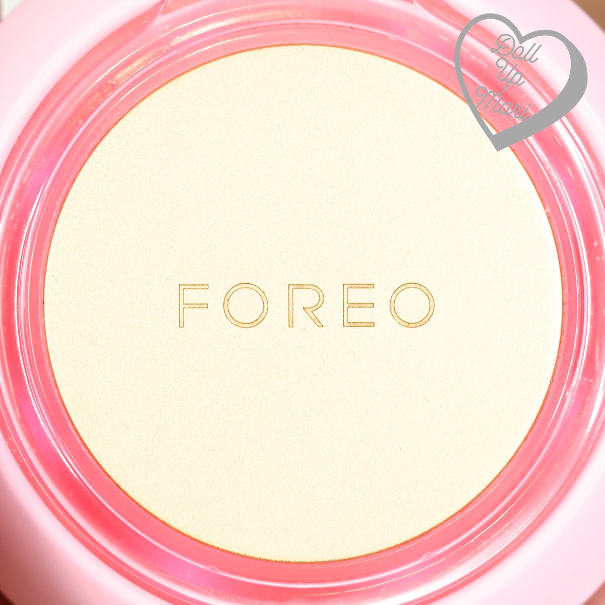 FOREO UFO Smart Mask Device displaying red LED light during thermo-therapy phase