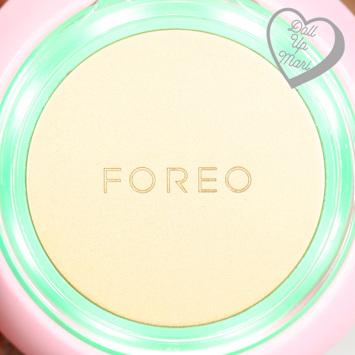 FOREO UFO Smart Mask Device with green LED light during cryo-therapy phase