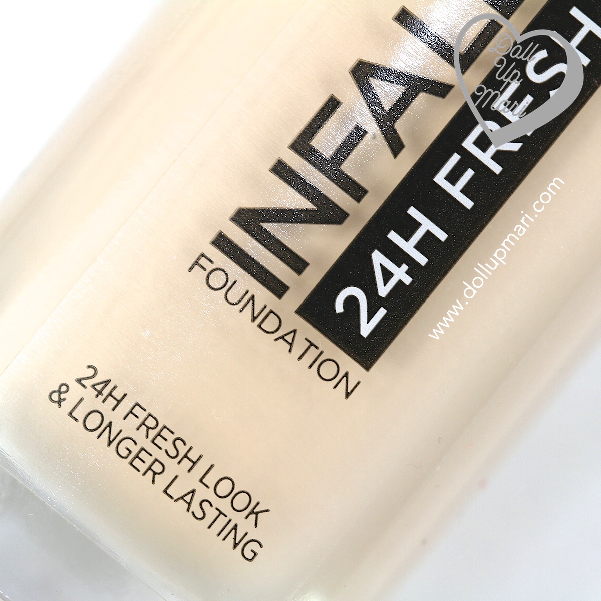 Zoom in of bottle of L'Oréal Paris Infallible 24HR Fresh Wear Liquid Foundation SPF25PA+++ in shade Ivory