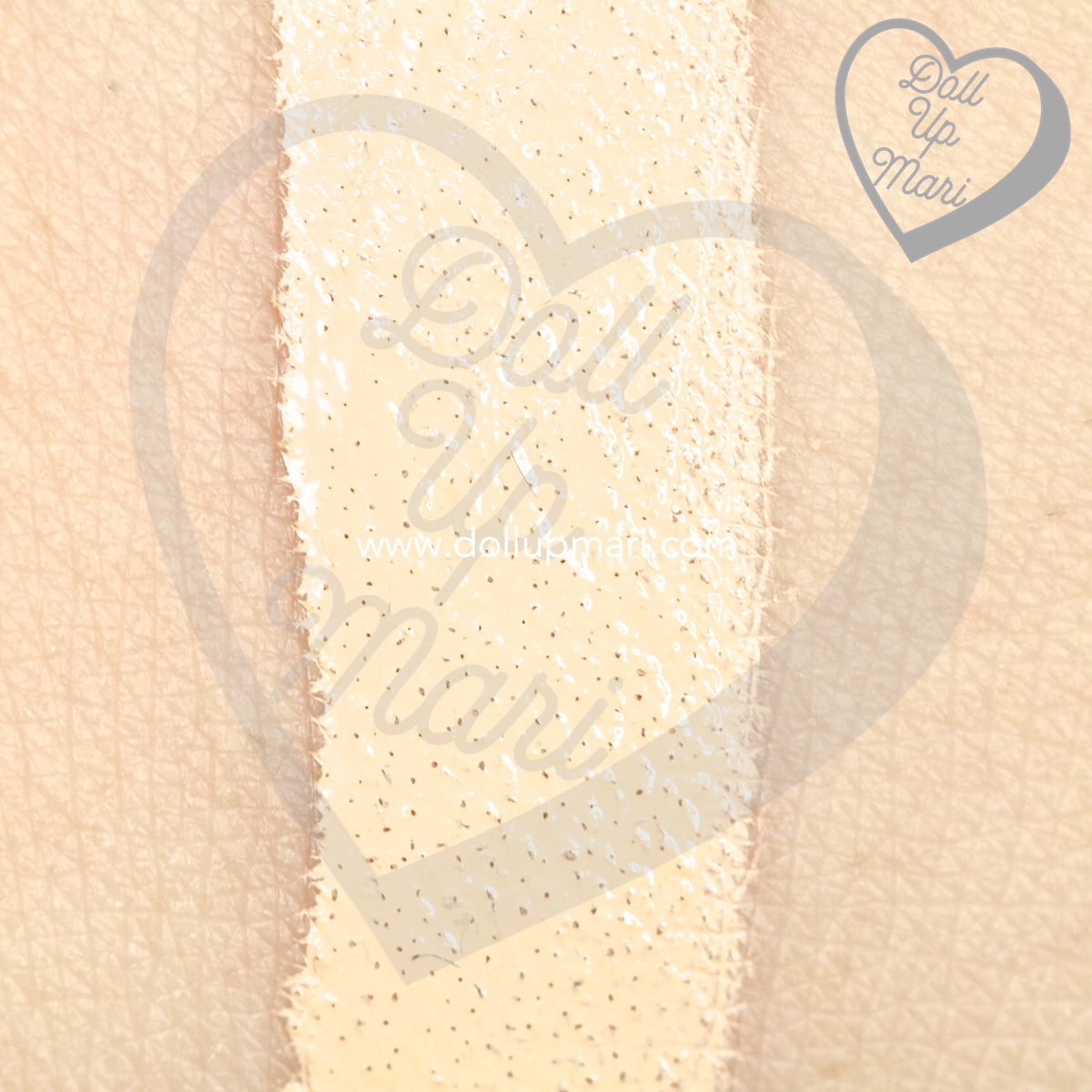 Swatch of L'Oréal Paris Infallible 24HR Fresh Wear Liquid Foundation SPF25PA+++ in shade Ivory